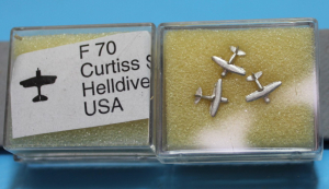 F 70 Curtiss Model 84 SB2C-4 "Helldiver" (3 St.) USA 1943